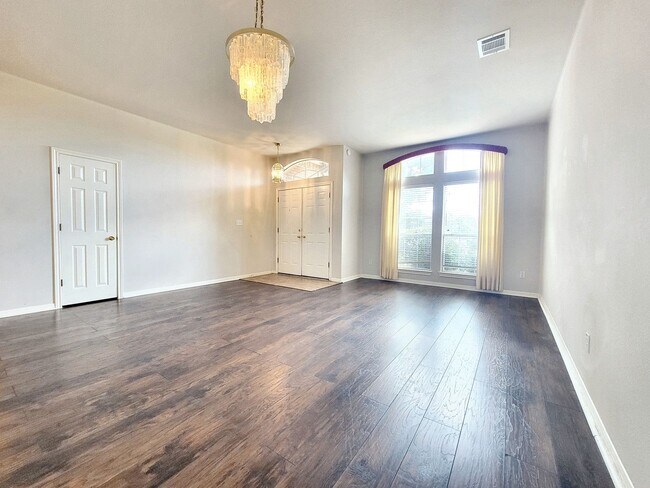 Building Photo - 3/BR, 2/BA Home with Spacious Layout & Lar...