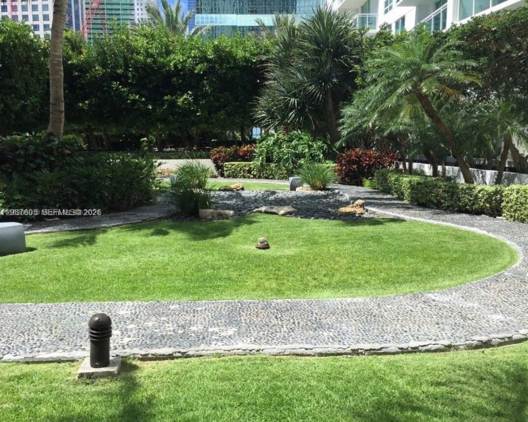 Building Photo - 950 Brickell Bay Dr