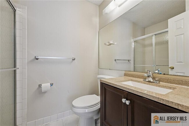 Building Photo - 8 Marsh Ct