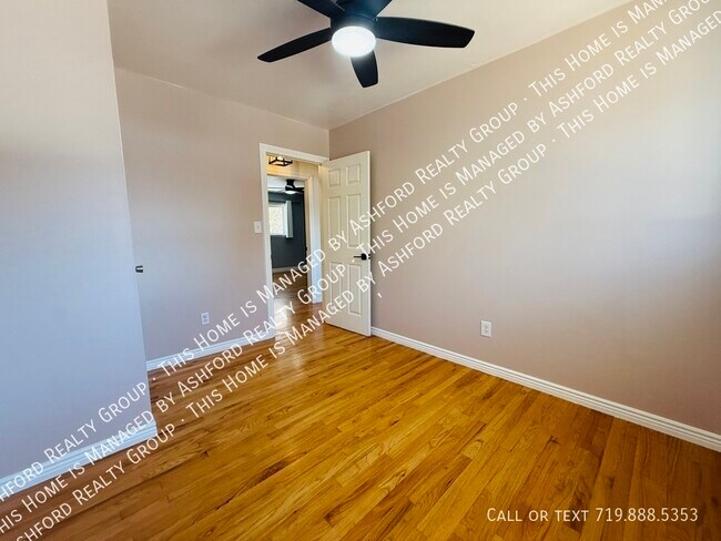 Building Photo - 303 Quebec St