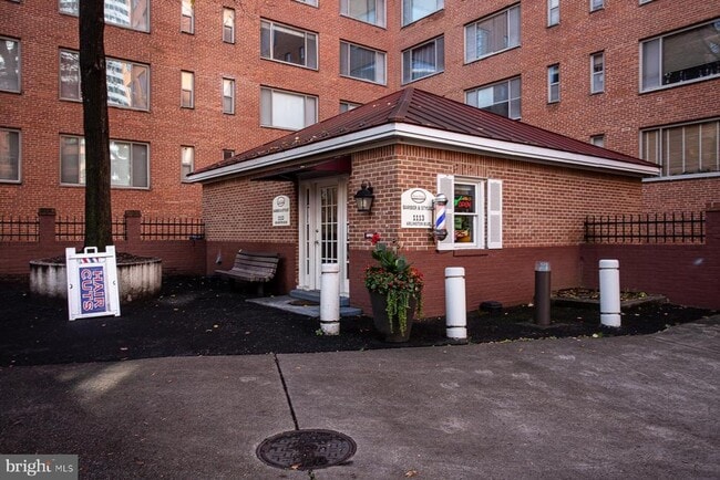 Building Photo - 1121 Arlington Blvd