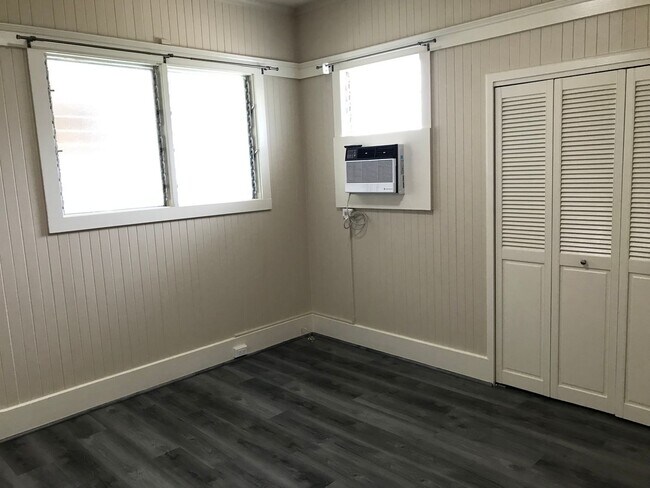 Building Photo - Punchbowl area Single family 3/1.5/1 car carport