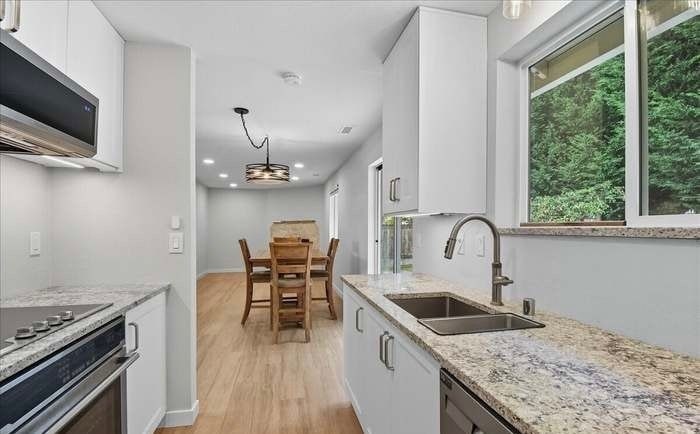 Building Photo - 27001 35th Ave S