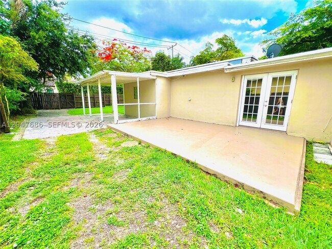 Building Photo - 410 Pinecrest Dr