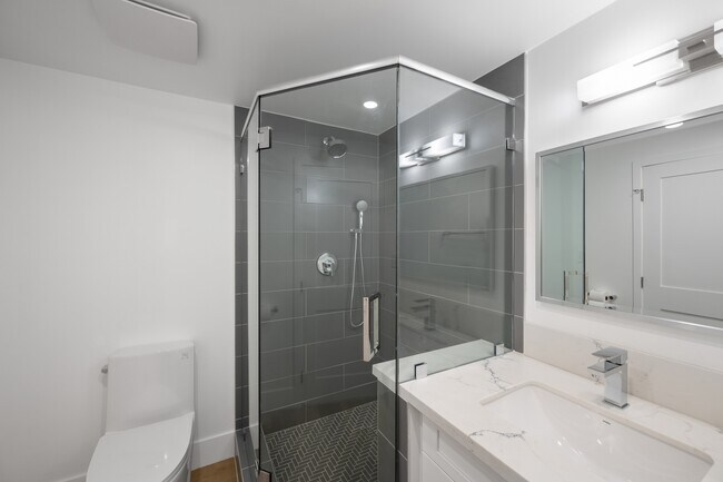 Primary Bathroom - 1155 N La Cienega Blvd