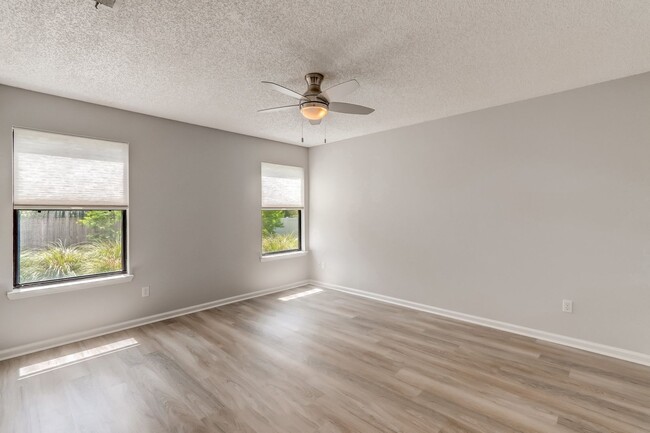 Building Photo - Home on Amelia Island