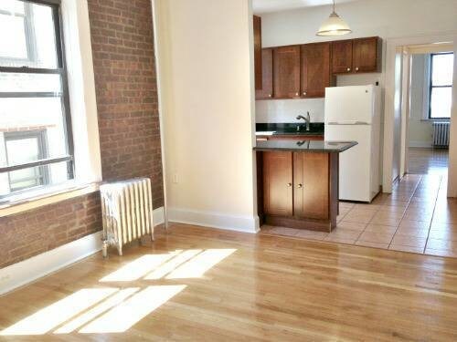 Primary Photo - 2162 Crescent St