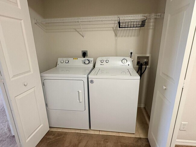 Building Photo - 2/2.5 Townhome in Fort Myers for Rent