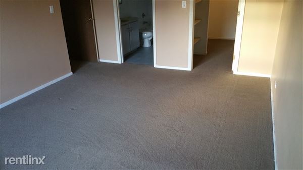 Building Photo - 714 Tullamore Ct