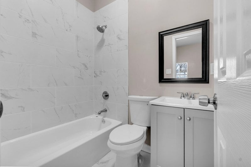 Building Photo - 857 Pope St