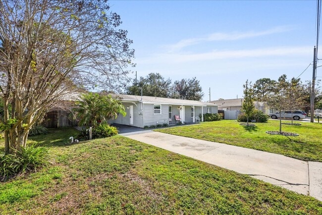 Building Photo - Beautiful and Upgraded 3/3 in South Tampa! Available Now!