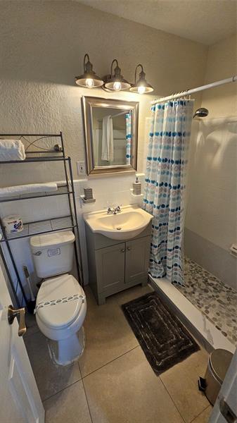 Building Photo - 436 NE 25th Ave