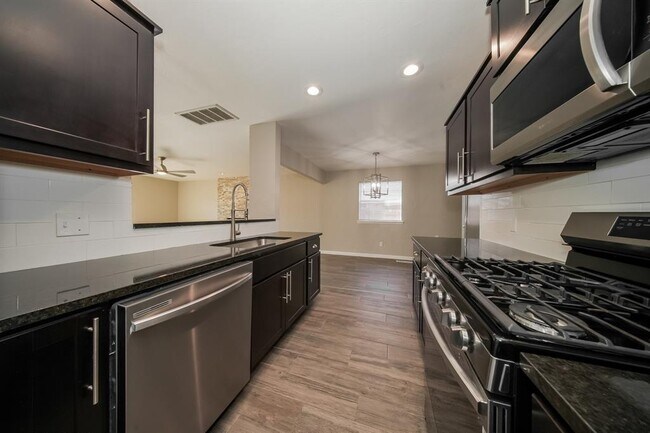 Building Photo - 8512 NW 86th St