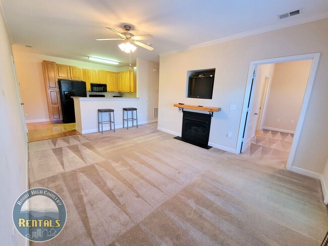 Building Photo - 3bd/3ba Pine Ridge Condo