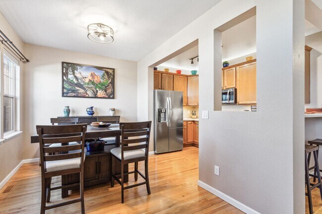 Building Photo - 3 Bedroom, 3 Bth Townhome with 2 Car Garage