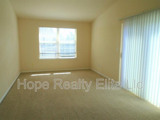 Building Photo - 1619 Monterey Rd