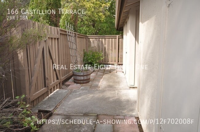 Building Photo - 166 Castillion Terrace