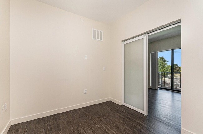 Building Photo - 503 Horton St