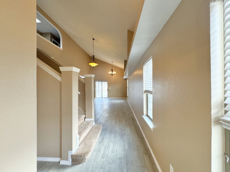 Building Photo - 14169 Tierra Delfin Dr