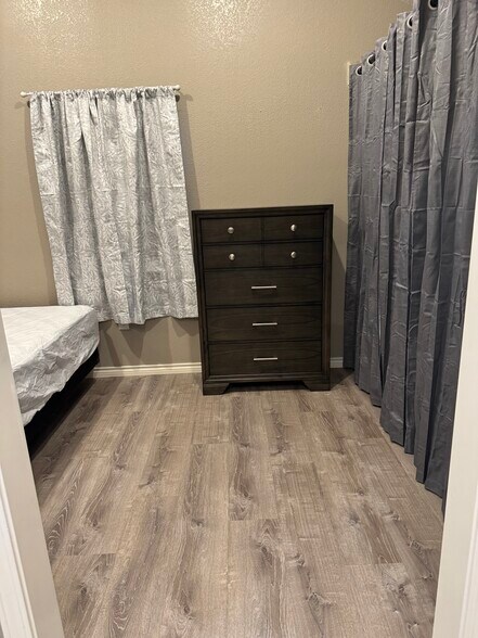 Building Photo - 3670 Wren St