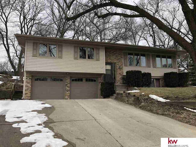 Building Photo - 212 Douglas Dr