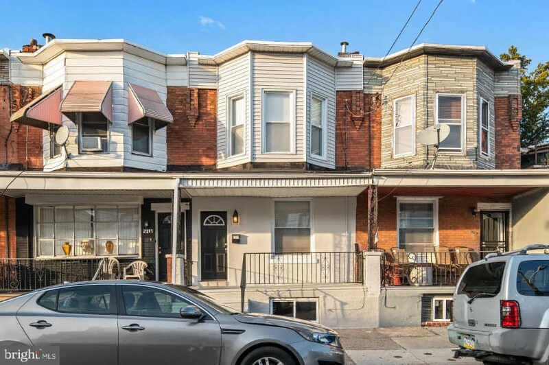 Primary Photo - 2100 Mifflin St