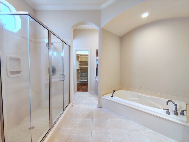 Building Photo - 5606 Grandwood Ln