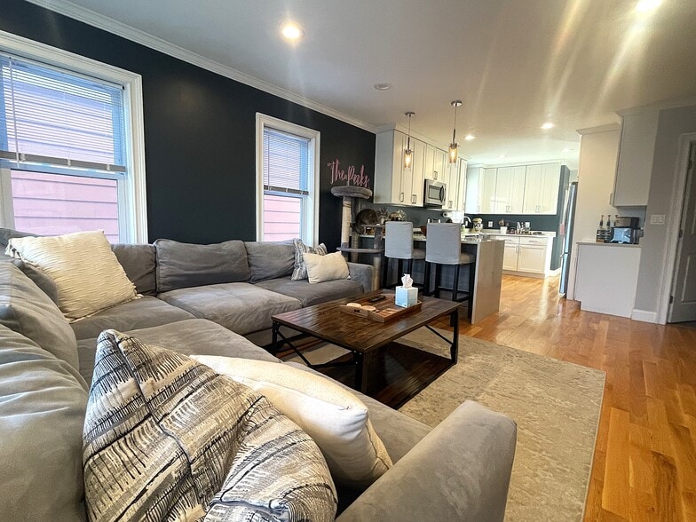 Building Photo - 62 Horace St