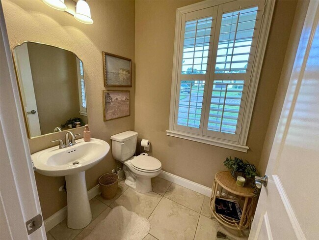 Building Photo - 2610 Grace Manor
