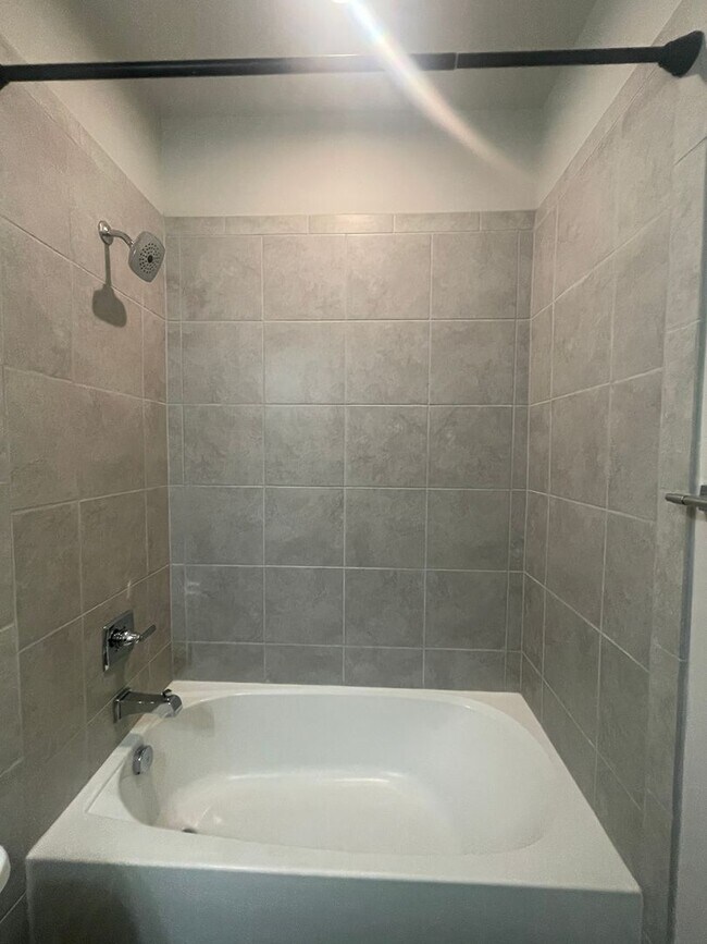 Building Photo - Luxury 3BR Townhome in Langtree- Modern Finishes & Prime Location!