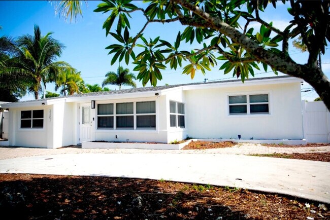 Building Photo - 2281 SW 15th St