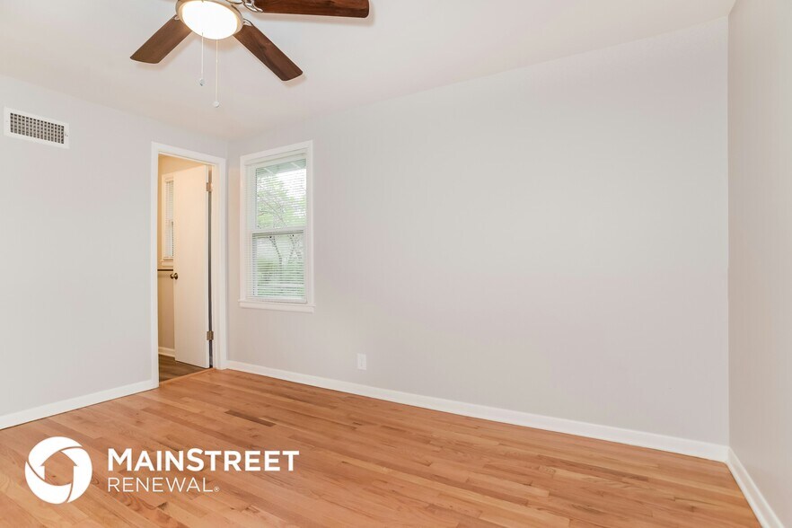 Building Photo - 8809 W 71st St