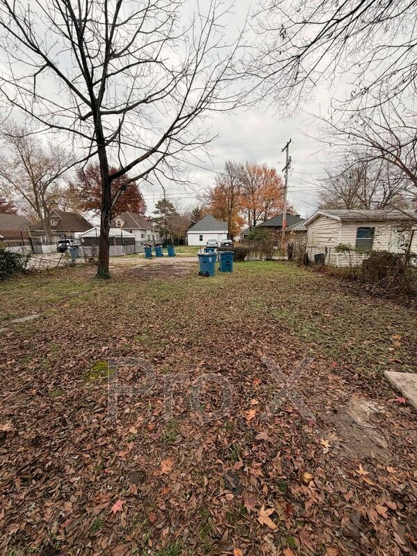 Building Photo - 1727 S Empire Ave