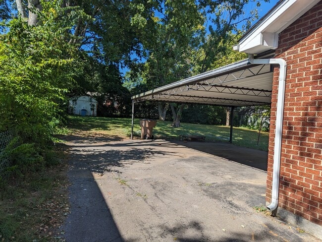 Building Photo - 2710 McKeige Dr