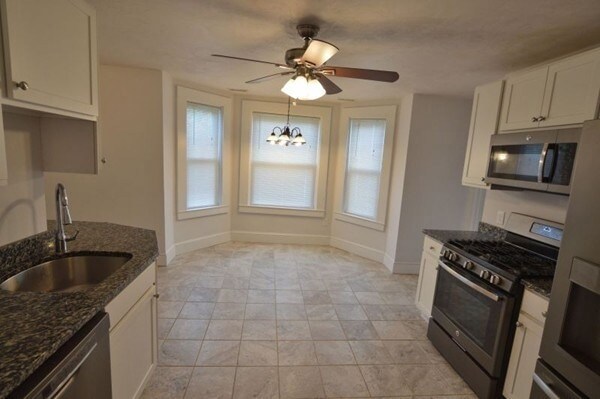 Primary Photo - 72 Grampian Way