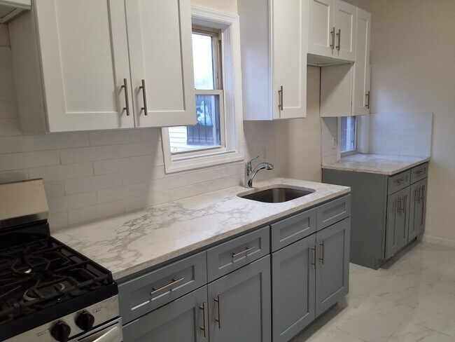 Building Photo - 40 N 6th St