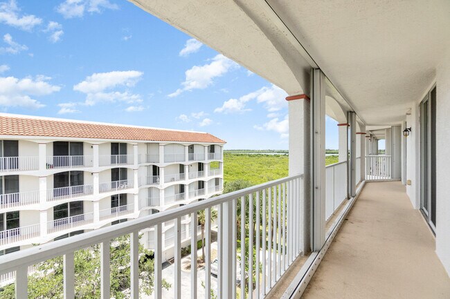 Building Photo - 801 Del Rio Way