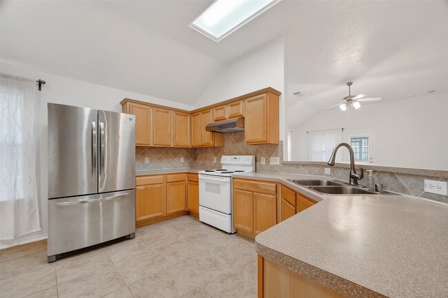 Building Photo - 10422 Acacia Forest tr