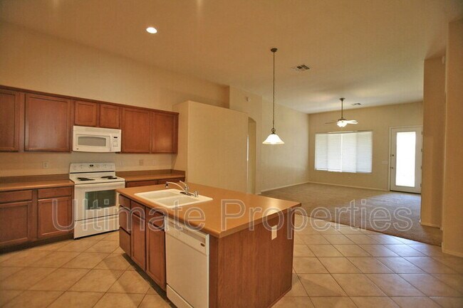 Building Photo - 14443 W Hearn Rd