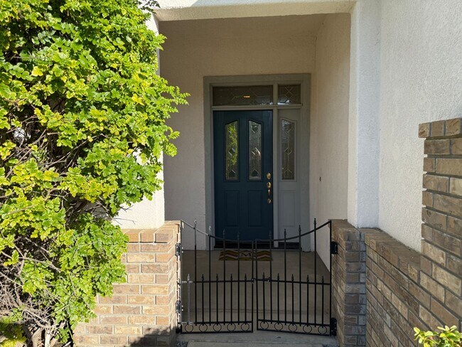 Building Photo - 1587 Regent Dr