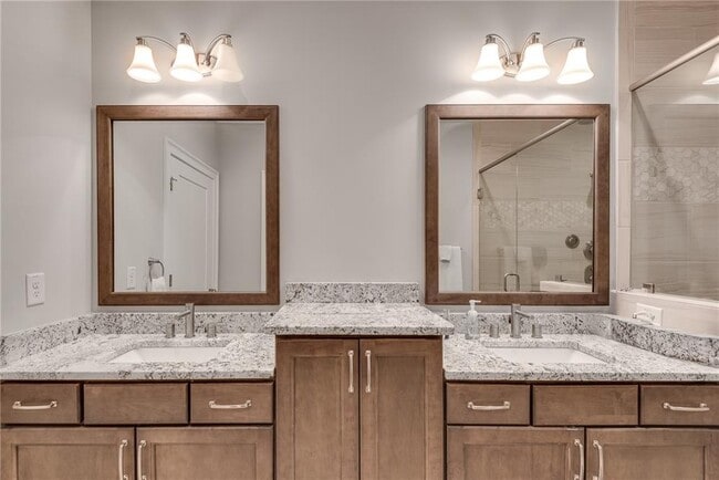 Building Photo - 345 Glen Iris Dr NE