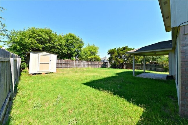 Building Photo - 2813 Greenlee Dr