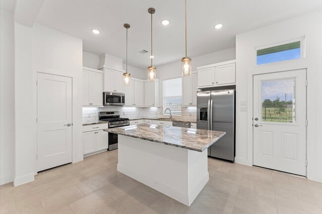 Building Photo - 21234 Black Gap Wildlife Dr