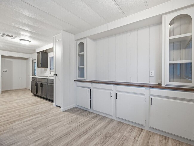 Building Photo - 1655 W Ajo Wy