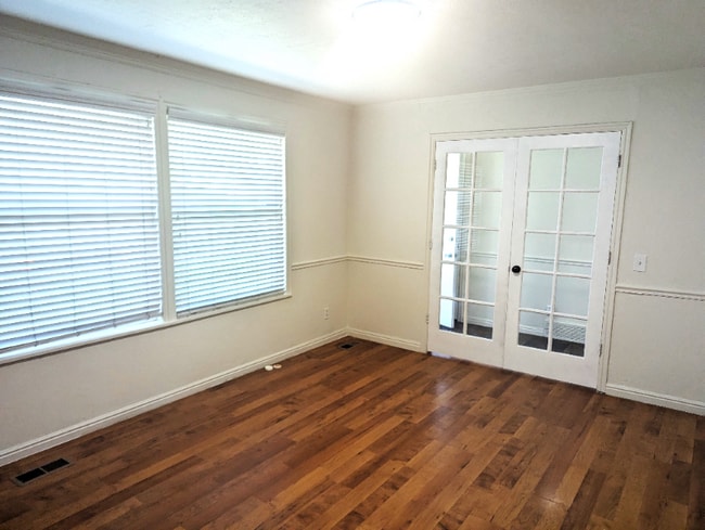 Building Photo - 1099 W 1420 N