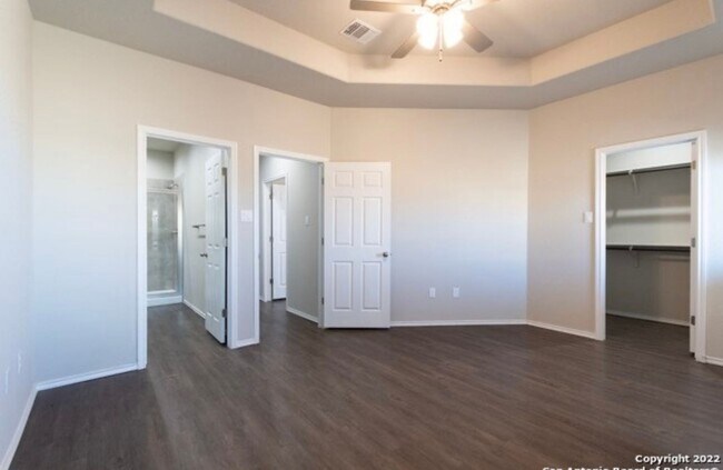 Building Photo - 3bd/2.5ba Townhouse is Seguin