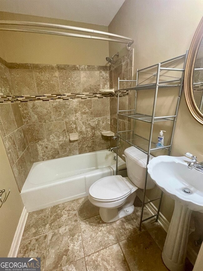 Building Photo - 242 Ebenezer Church Rd