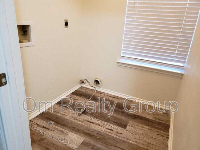 Building Photo - 2119 Ruffian Ln
