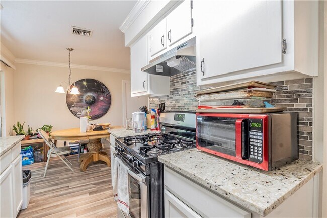 Building Photo - 10622 Golden Quail Dr