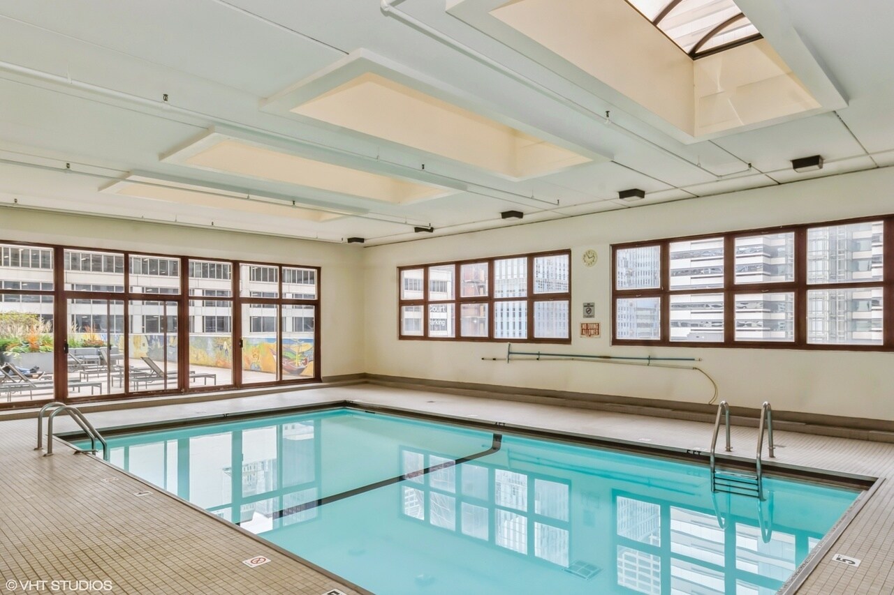 Building Photo - 200 N Dearborn St